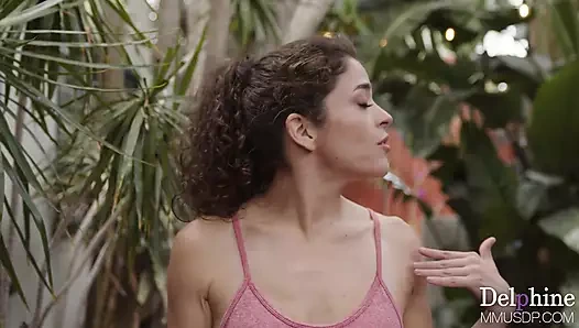 Delphine filmleri - kamera kızı başlangıcı