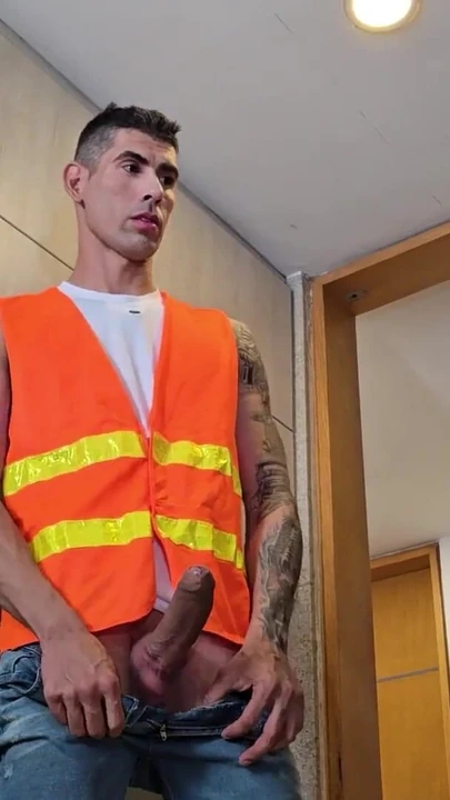 Волнующий момент из "ПАДЧЕРИЦА ГАРНИЗОНА - ШЛЮХА, ОНА ТРАХАЕТСЯ СО МНОЙ И СОТРУДНИКОМ"