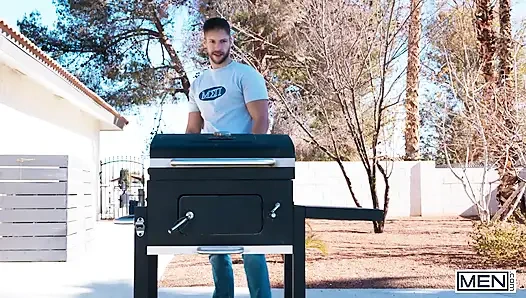 Erkekler - Arno Antino ve Joey Mills havuz kenarında azdırmadan ateşli içeride seks ve yüze boşalmaya gidiyor