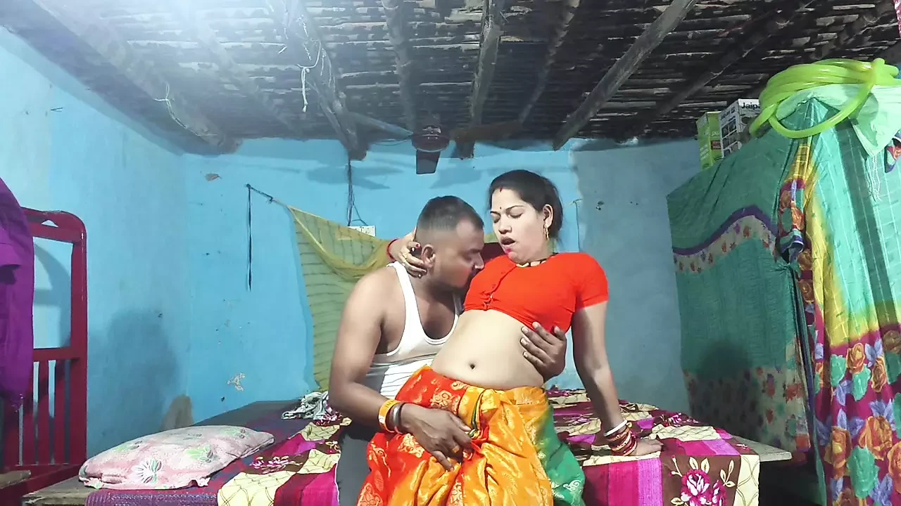 Desi Bengali bhabhi ke saath masti romance and kissing scenes, Orange blouse and white bra remove big boob press by rahul