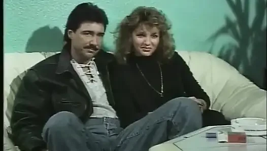 Sarı saçlı MILF askılı