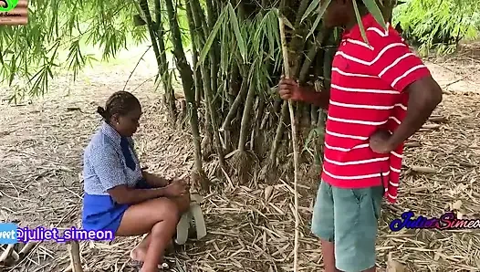 Julietsimeon kız, çalılıkta bir çiftçi tarafından sikildi.