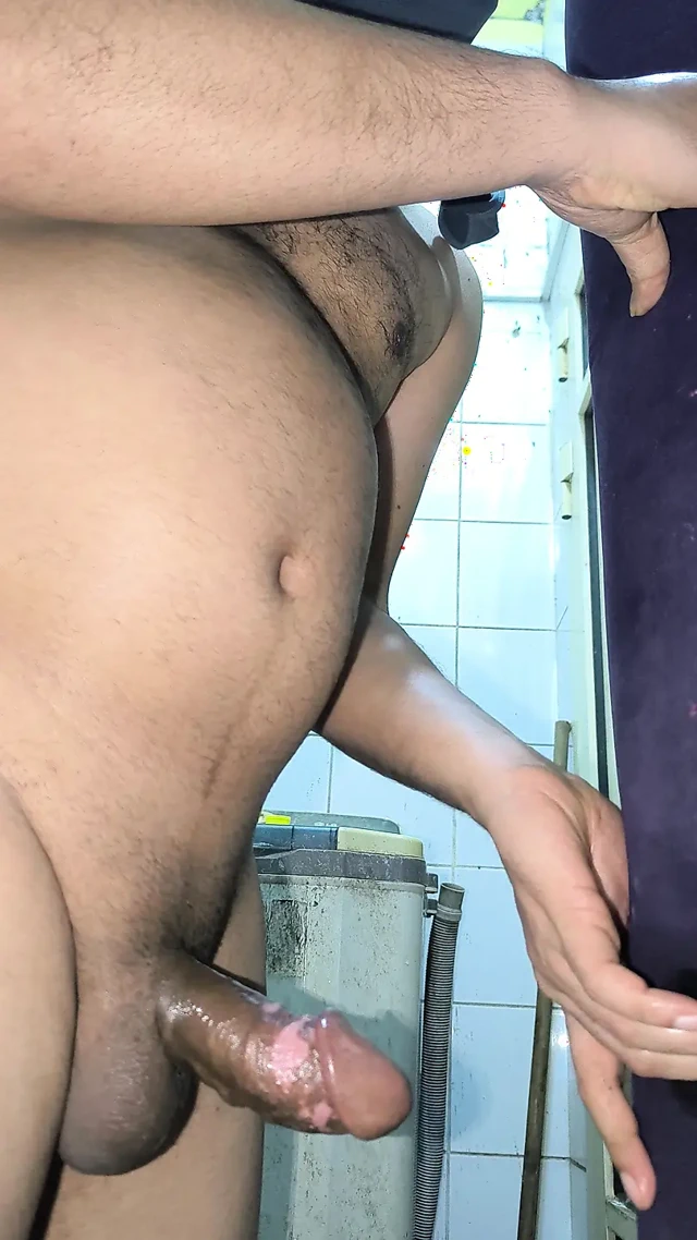 Hot and fun fucking with a big penis with a doll, you won't miss it if you don't watch it. Watch and do the handjob.