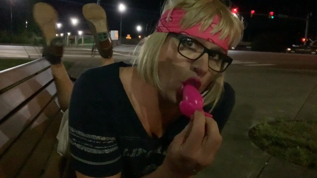meşgul kavşakta çılgın kalın yapay penis assfucking