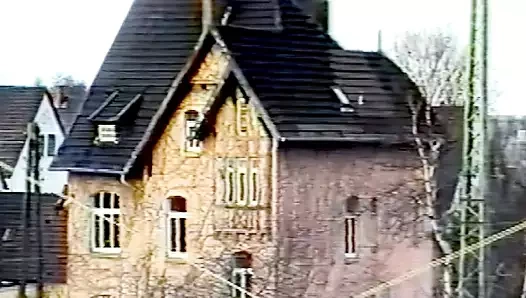 jartiyer ve ince naylon çorap alman amatör kızlar iyi eğlenceler