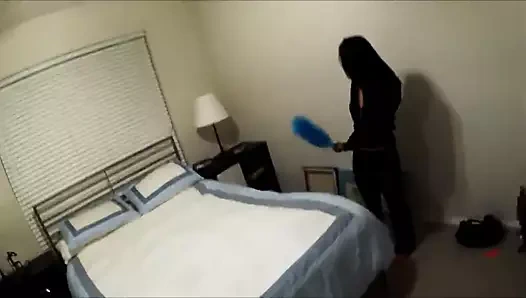 hizmetçi üzerime yürüdü