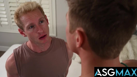 Yan kapı stüdyoları - yoga mat korkuluğu - beefy jock logan aarons hunk grayson cole'u acımasızca sikiyor
