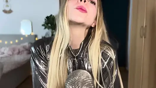 Kadın kılıklı