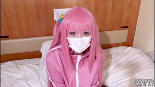 Çıplak kostümlü cosplayer spotu, karşı konulmaz cazibe samimi bir özel sikişe yol açıyor
