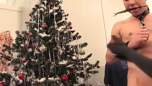 Zenci kadın ve Fransız arkadaşı birlikte sikiliyor