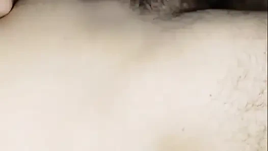 Она не ждала, пока он снимет трусики; Она мечтала, что ее трахнут пожилые мужчины.