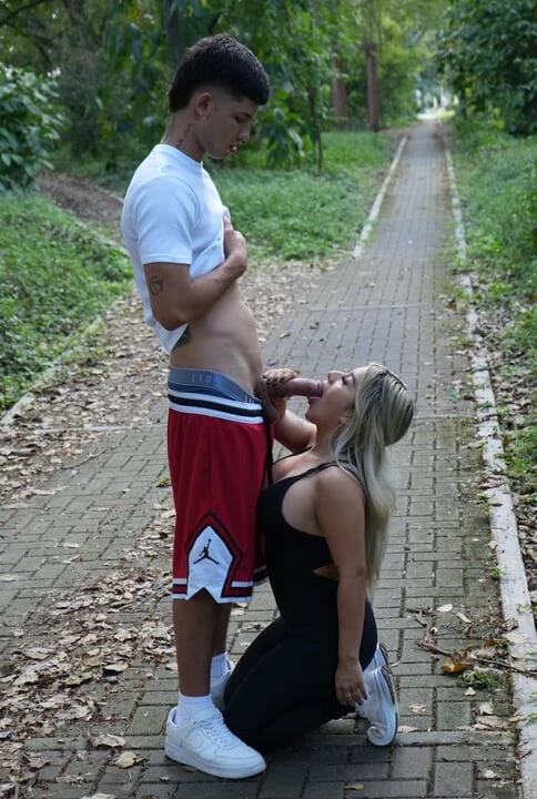 Я трахнул незнакомца, который я встретил в парке, и он, оказалось, мой сводный брат, моя мачеха, скажите мне!  Naty Delgado и Danner