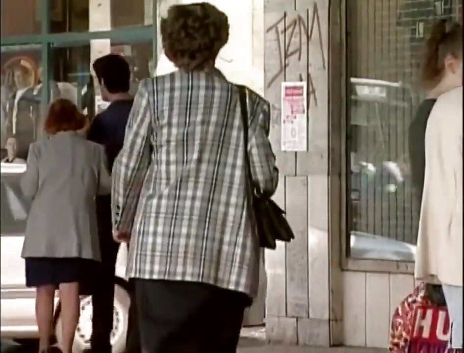 Mutfakta üvey annenin amında büyük kaslı genç yarak (tam orijinal film.)