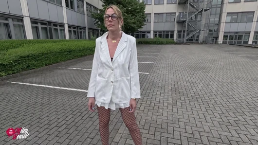İtaat Patron, şoför tarafından kötü muamele görmesine izin veriyor!!