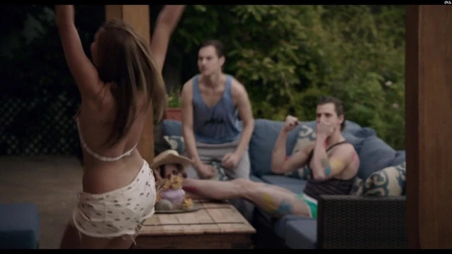 Lily Simmons, izci taylor-compton - "kirli yalanlar"