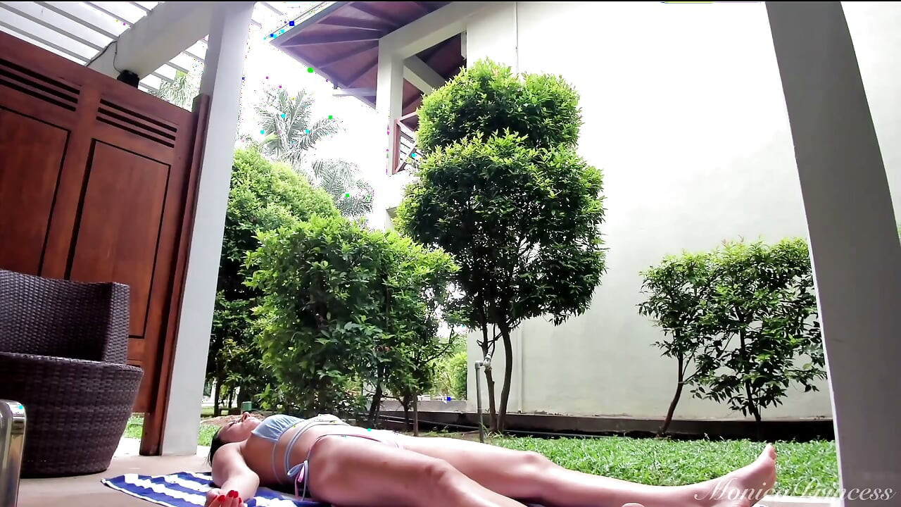 Yoga seni sert yapacak eğiliyor