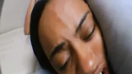 Çirkin kız tombul bir metresi tarafından makaslanmak