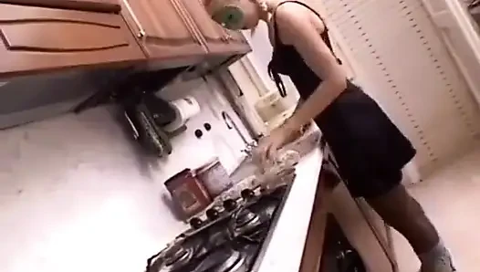 Mutfakta anal sikiş