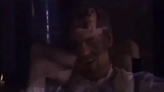 Üç yarak iki hatun yerde sert sikişiyor