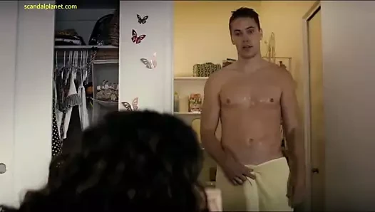 Adria arjona derleme