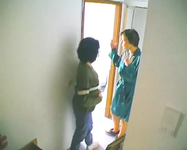 Almanya'dan üç seksi lezbiyen yatak odasında birbirlerini memnun ediyor