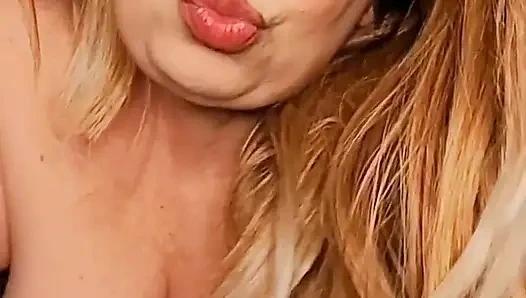 Kocaman bir poposuyla sonunda seks yaptı.