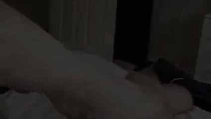 Sürtük sarışın yapar beni boşalmak üzerinde ona külotlu çorap