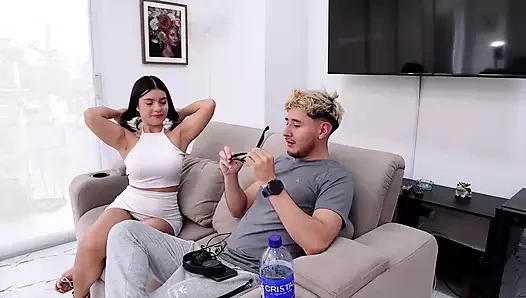 I Seduce an Inexperienced Guy and Convince Him to Come to My House to Fail Me Camila Henao