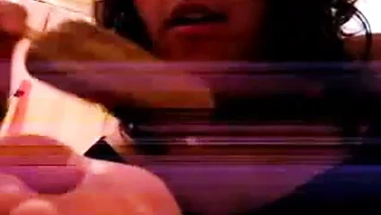 Ayaklar fetiş Brezilyalı kız ayaklarından dondurma yalama