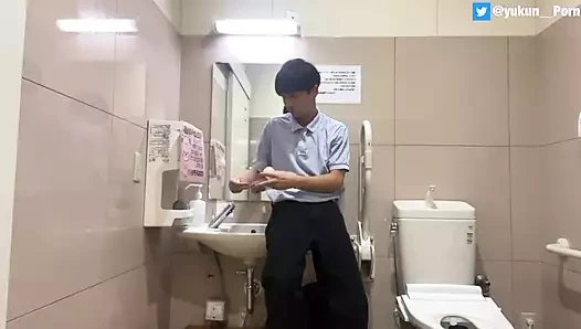 Sik matkabı - bir tenga döndürücü ile erotik bir sik delindiğimde tatmin oldum