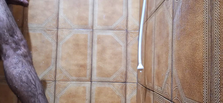 Принимая душ