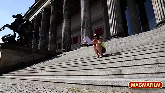 Alman milf ve Asya lezbiyen