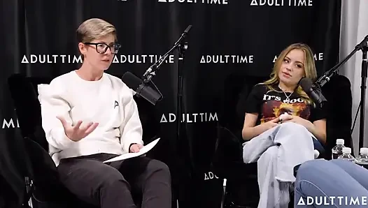 Gizelle Blanco ve Anna Claire Feromonları Bulutlar, Makaslama ve Çalı | Adult Time Podcast