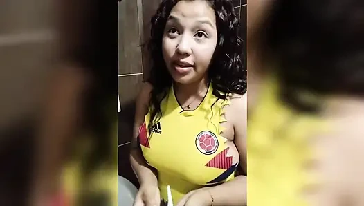 Ben kendim için bir kadın yeterli değilim düşünüyorum kocam her zaman beni reddediyor, ona sikişmek istediğimi söylüyorum ve her şey yanlış bitiyor!