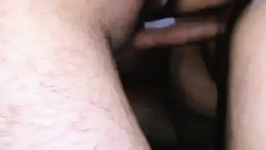 Üvey babamın güzel yarağıyla beni nasıl siktiğine bayılıyorum
