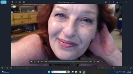 264 dawnskye1962 turuncu götlü kalın kızıl saçlı pawg ile egzersiz yapıyor