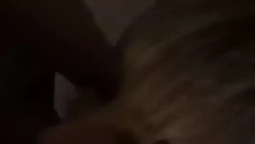 Gerçek fahişe benim aletimi emiyor. onu becermek ister misin?