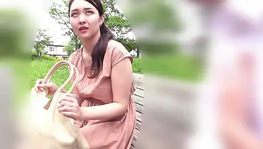 Kocam Işten Çıkarıldı, Ben De Av Sayaka Hoshino'da Görünmeye Karar Verdim