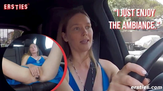 Ersties - Seksi Babe Araçta İniyor