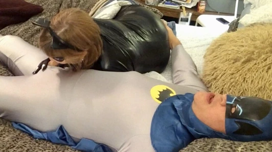 Batman kedi kadını sikikleri