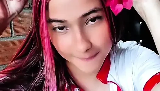 Üvey annenin buharı vahşi, ıslak yarakla