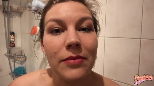 Erkeklerin işediği gibi işerim! üvey babamın luder