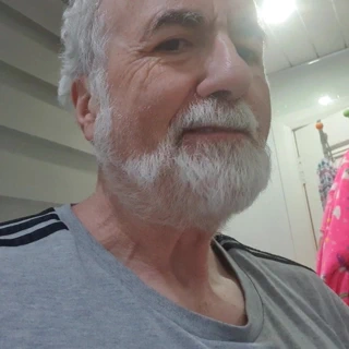 Tuvaletimde eski moda sarı sidik