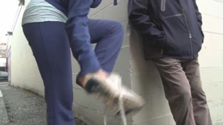 Sen sadece kahrolası bir ayak sapığısın, değil mi?