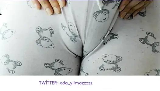 Deve toynağı- pijama- kabarık amcık- şişmiş amcık