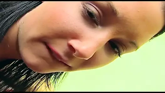 Diz çorapları oda arkadaşını amına aç yaptı