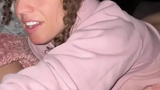 Bir yarağa tapırken inanılmaz azgınlık çekmemek ve tapılan yarağı ağzıma sokmak istememe oldukça zor