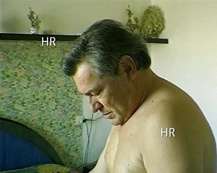 Şaşırtıcı düzenlenmemiş 90'ların porno videosu 5.