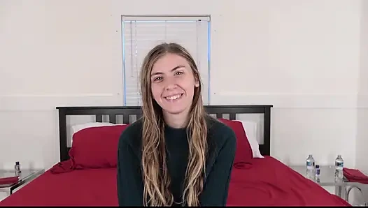 Çaresiz amatörler ateşli büyük memeli büyük götlü orta yaşlı seksi kadınlar sıkı amcıklarını büyük beyaz yarakla sert siktiriyor