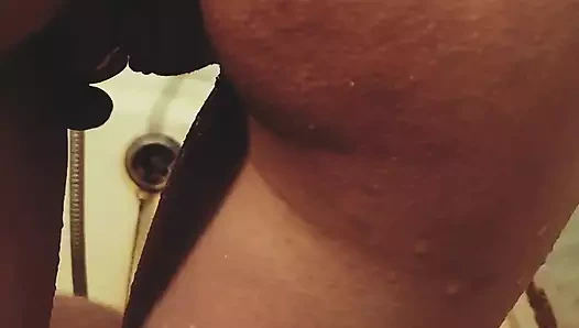 Adam duşta bana katıldı